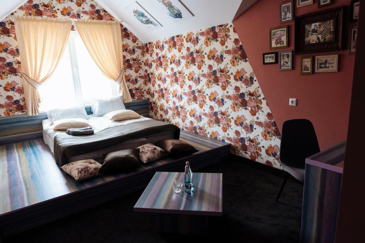 Готель Clubhouse Івано-Франківськ Екстер'єр фото