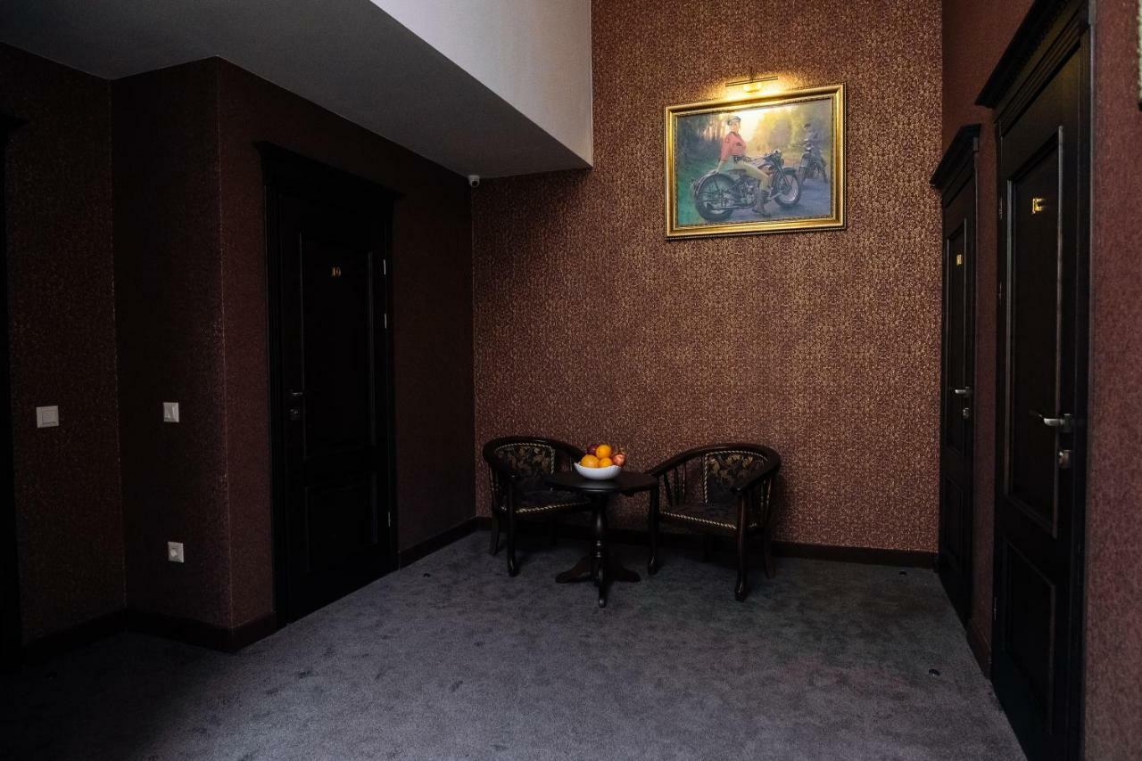 Готель Clubhouse Івано-Франківськ Екстер'єр фото